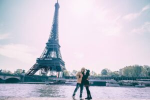 Paris Travel Guide : All you need to know